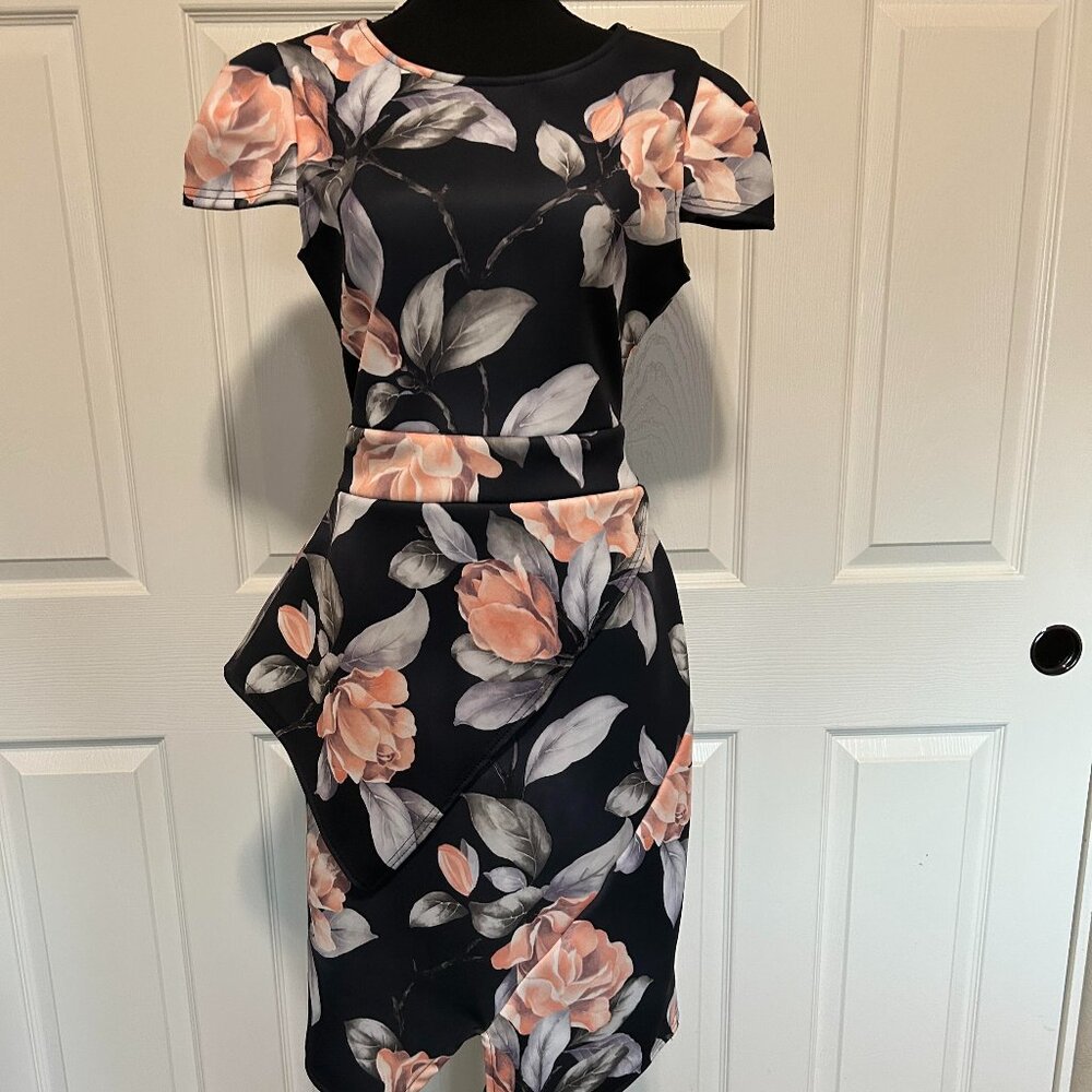 Boohoo Pink Flower fitted dress